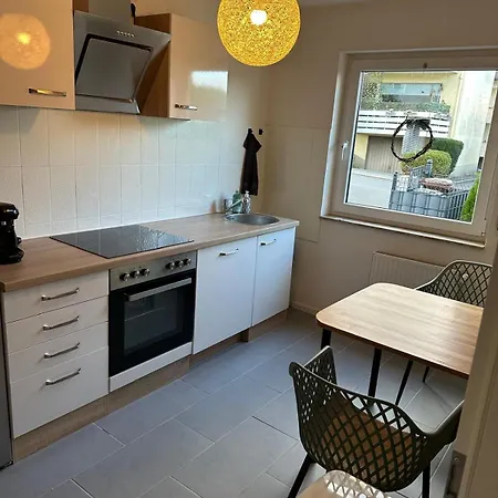 Moderne Wohnung Mit Privatzugang Und Terrasse *