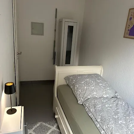 Moderne Wohnung Mit Privatzugang Und Terrasse Appartement *
